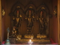 altar en fachada de templo